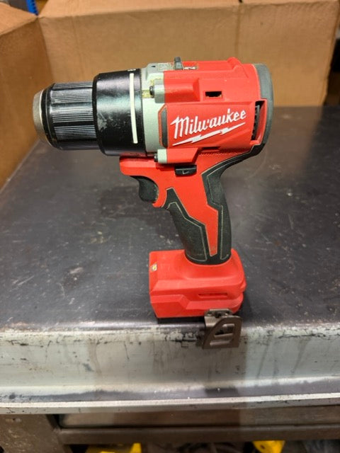 Milwaukee M18 drill mounted on a Keepfast tool holder